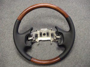 Motorhome F Series steering wheel Leather wood Walnut Black Ltr 300x225 1