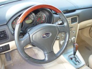 Suburu Forester steering wheel leather wood 300x225 1