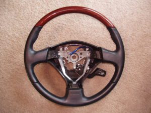 Suburu Forester steering wheel leather wood A 300x225 1