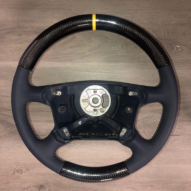 Porsche-911-carbon-fiber-steering-wheel