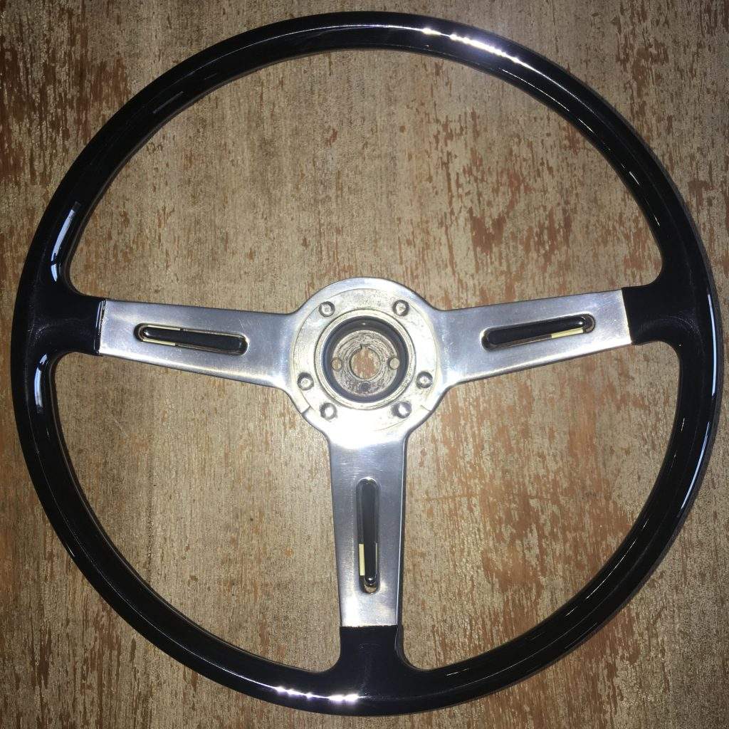 Alfa Romeo Spider 1973 Steering Wheels 094