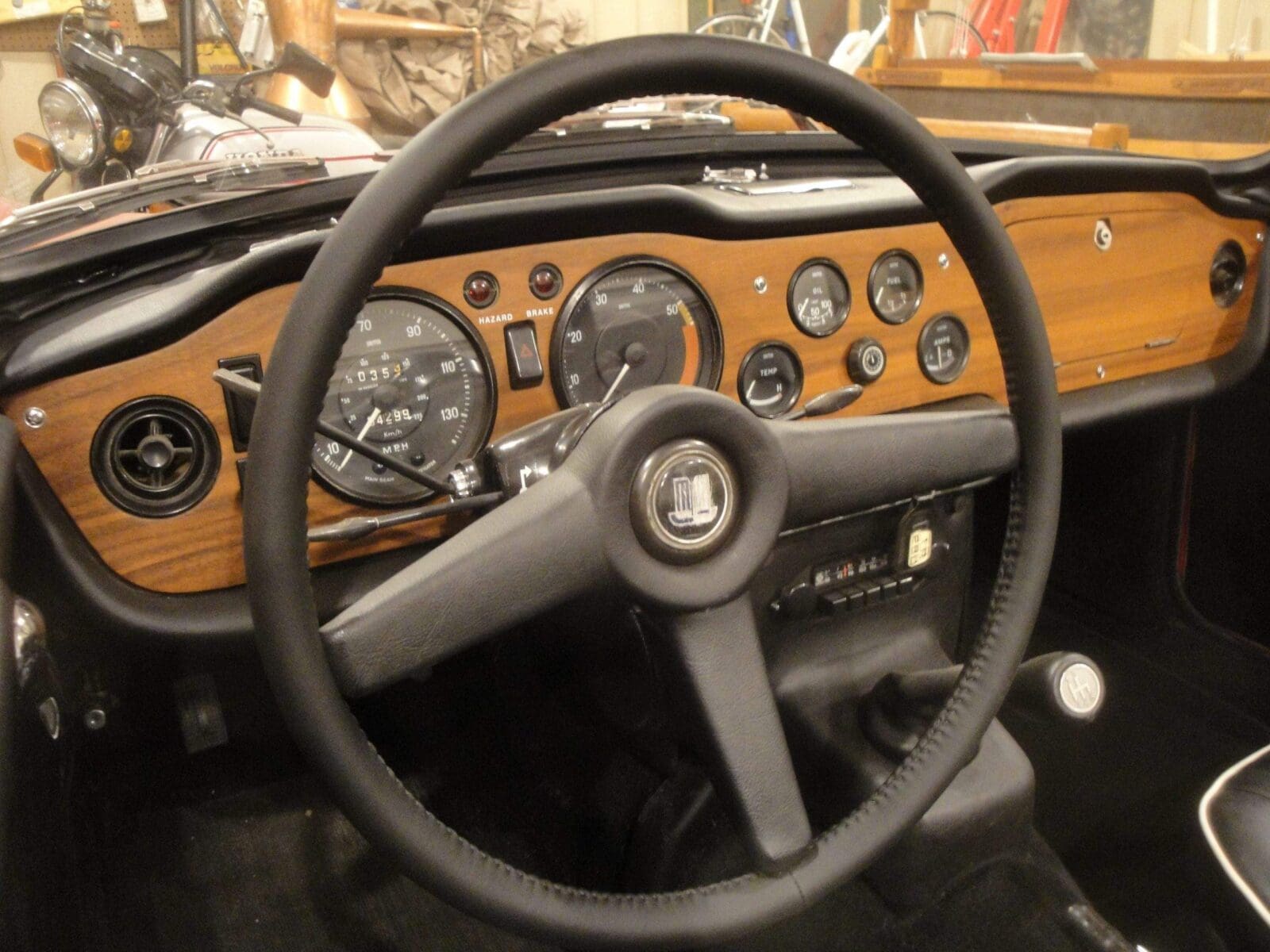 Custom Italian Leather Steering Wheel Cover – Fits Triumph TR6 1969-1976, Multiple Colors